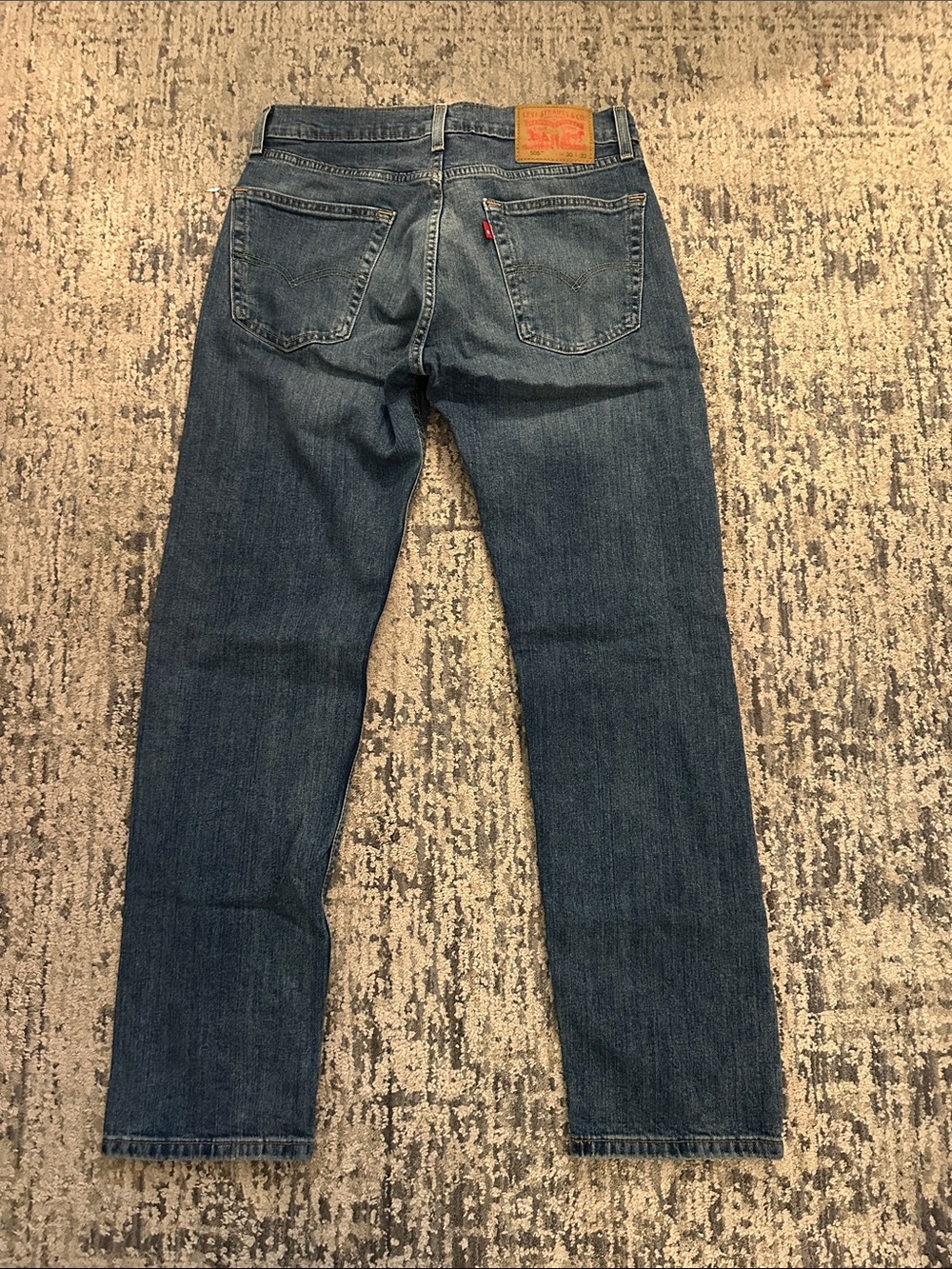 Levi's Men's Medium Blue Straight Jeans with Signature Patch